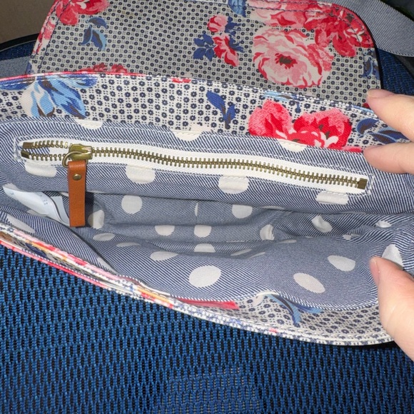 Cath Kidston Floral Print Crossbody Bag - Picture 2 of 9